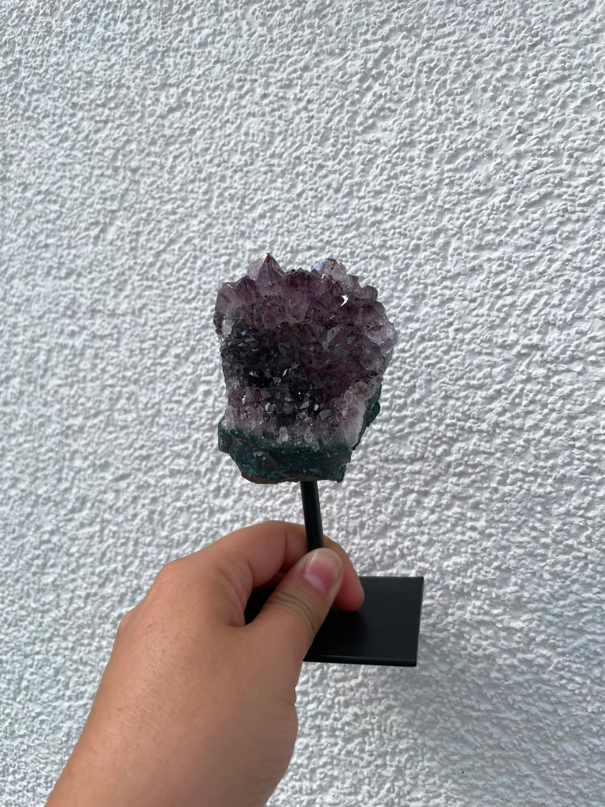 Amethyst auf Metallständer