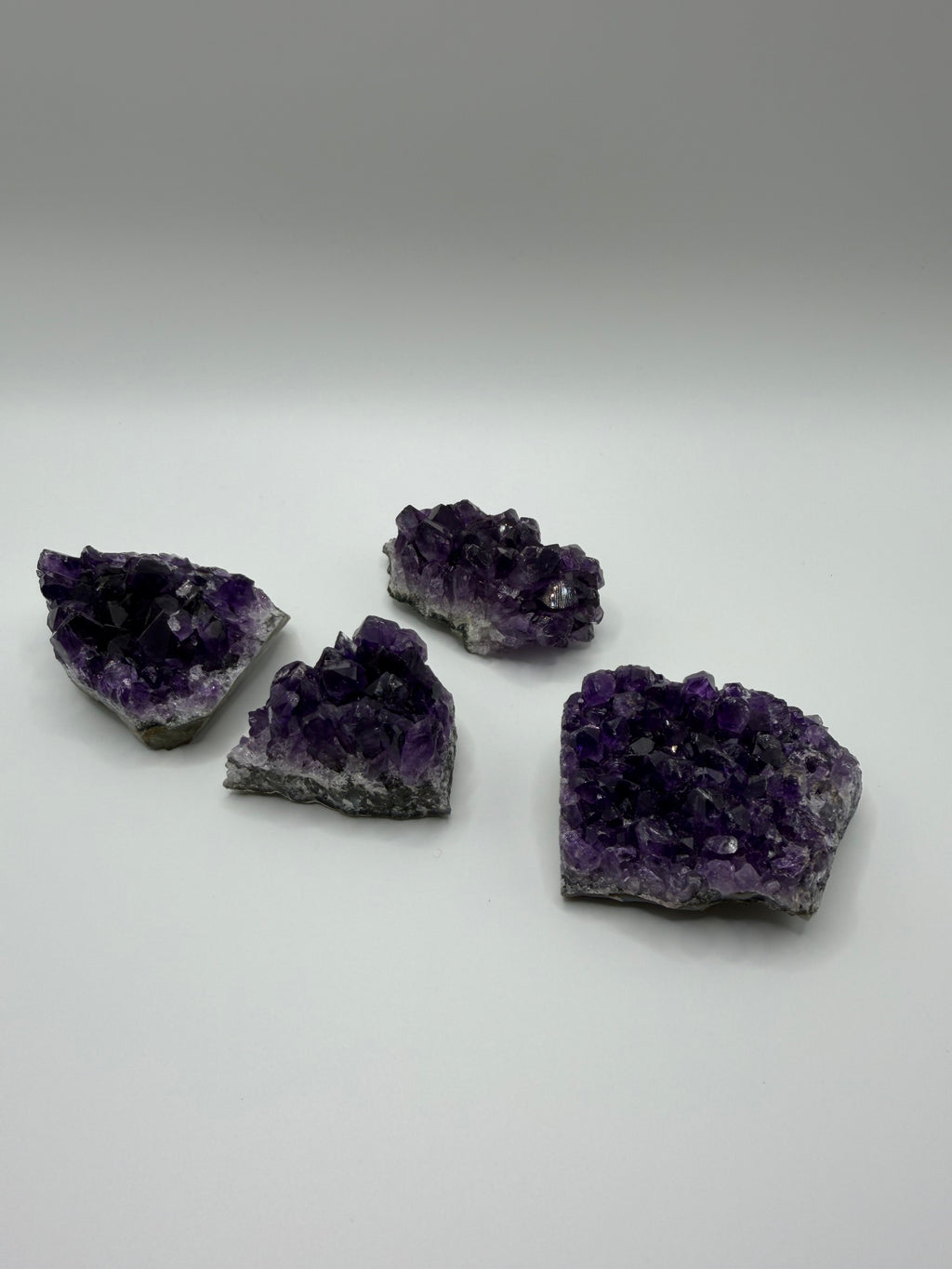 Amethyst free form mit Kristallen