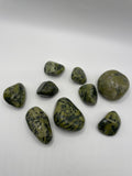 Serpentin Trommelstein